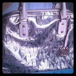 Michael Kors Gold Metalic Mirror Signature